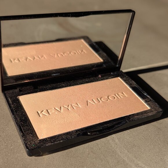 Kevyn Aucoin Beauty | The Neo-Highlighter 3-in-1 powder highlighter palette - Picture 15 of 16